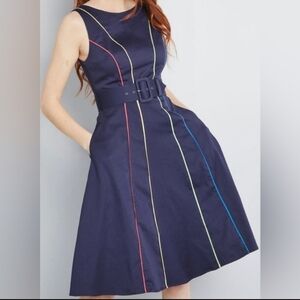 ☀️Modcloth Between the Lines Fit and Flare Dress, size L, missing belt